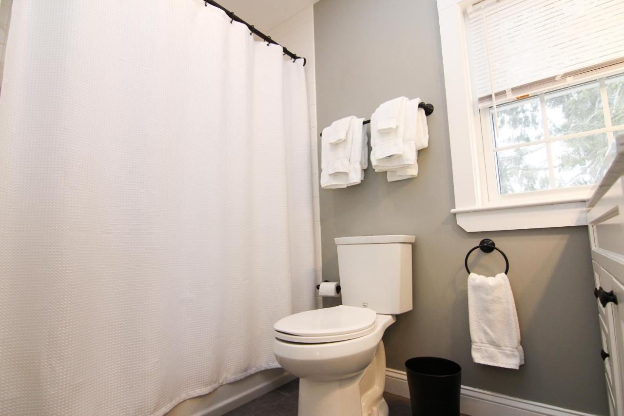 Two Bedroom With Lake View Wolfeboro Esterno foto